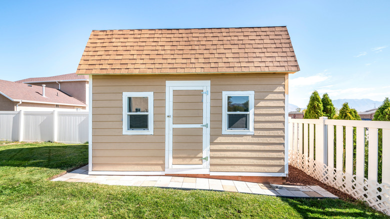 Tiny house with vinyl siding