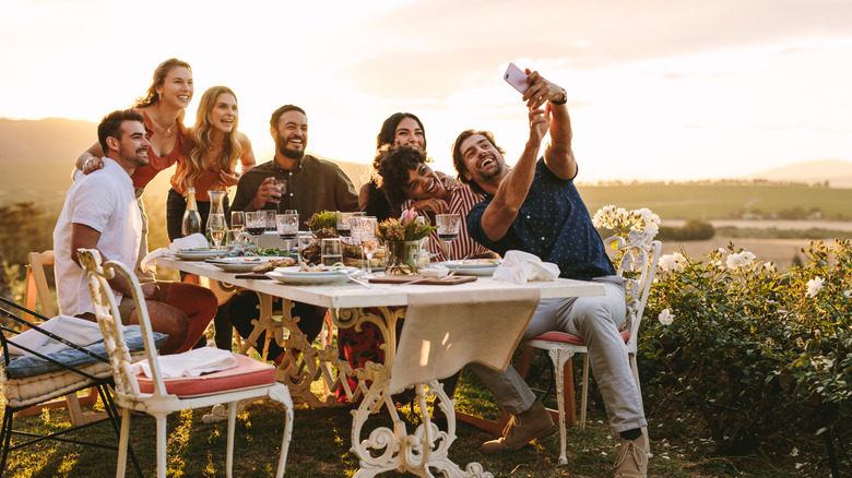 friend group outdoor dinner