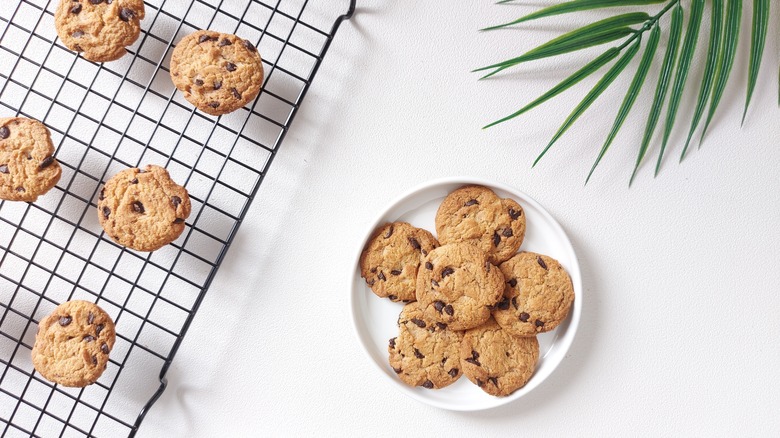 Cookies on cooling rack