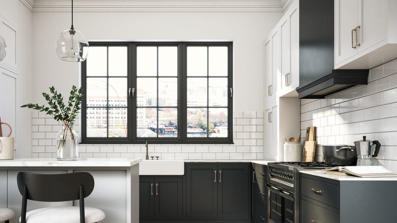 Black and white kitchen