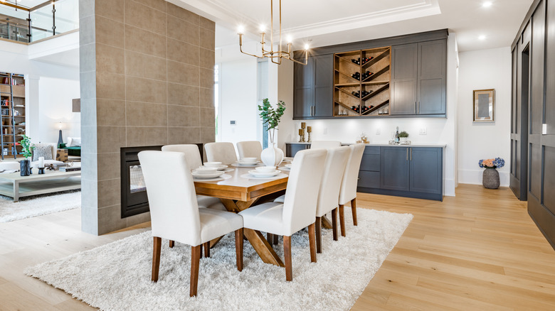 Dining room with table and chairs 