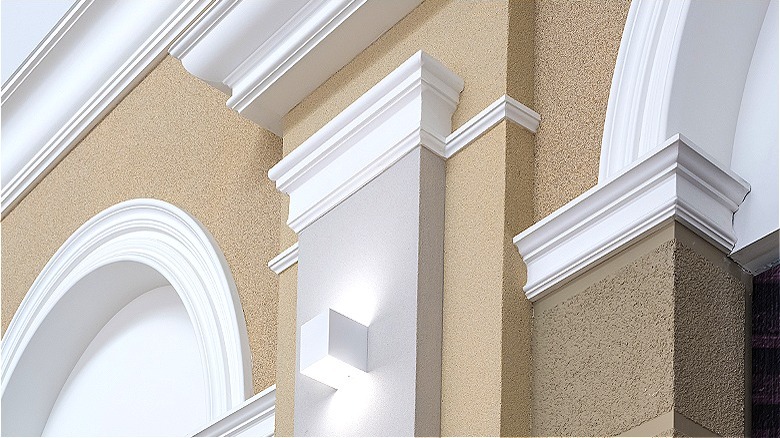 White molding along room arches