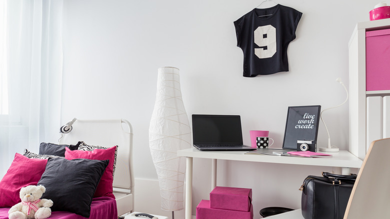 mauve black and white bedroom