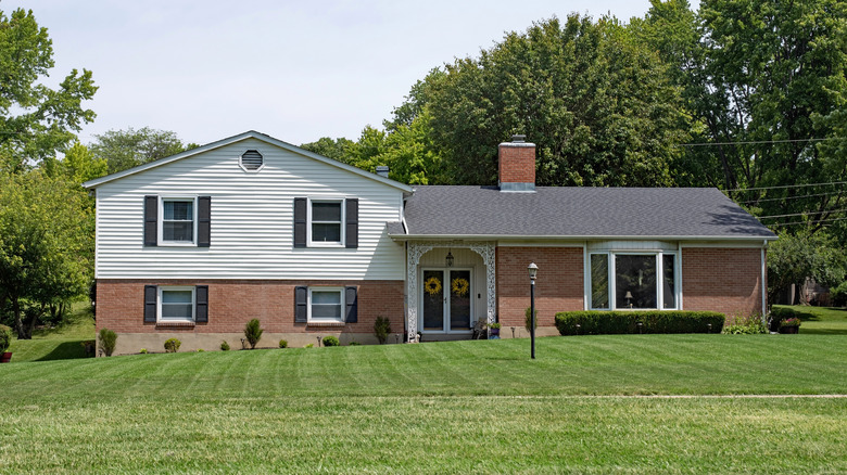 Split-level ranch style house