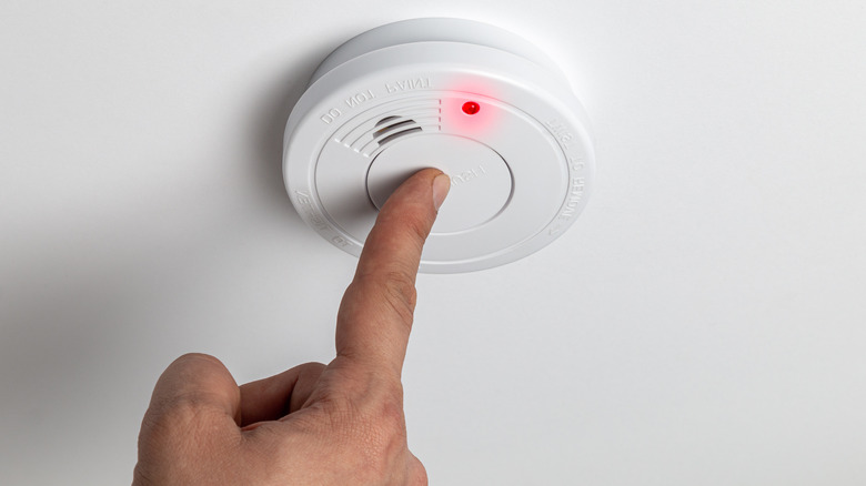 Testing smoke alarm