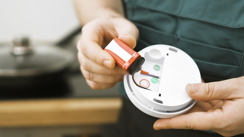 changing smoke detector battery