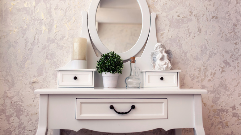 vanity dresser with mirror