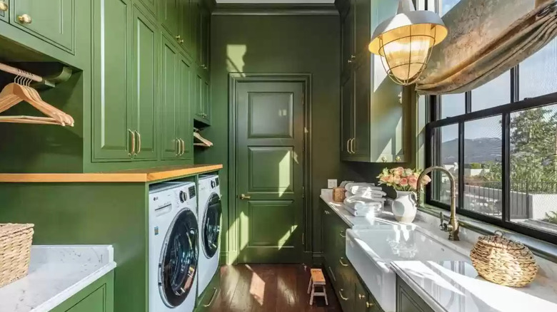 green laundry room