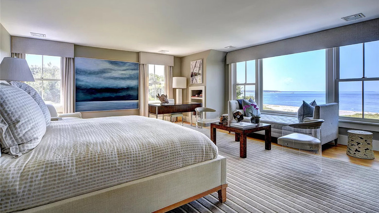 primary suite with bay views