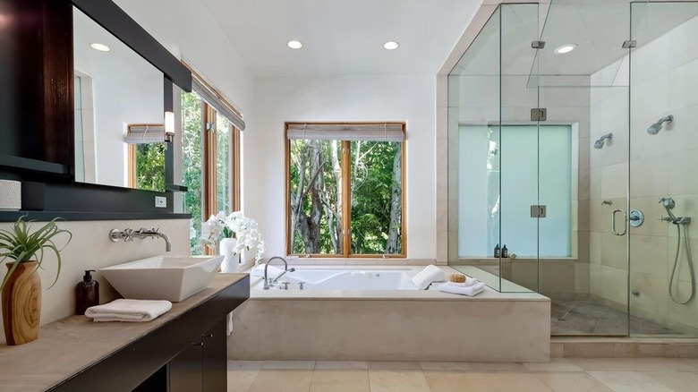 luxury ensuite bathroom