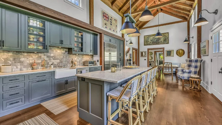 modern farmhouse kitchen