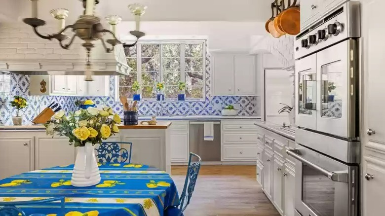 Light filled contemporary kitchen