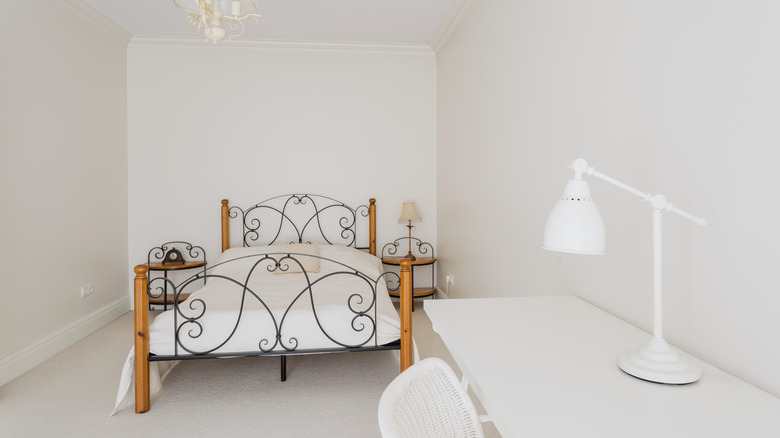 Bed nook in long room