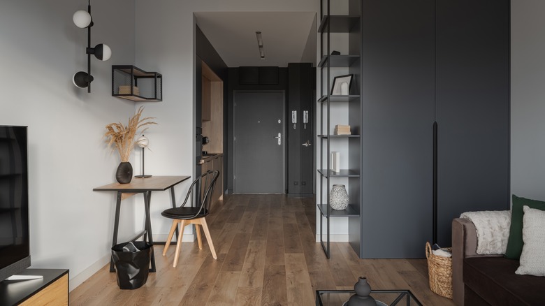 Dark floor in small apartment