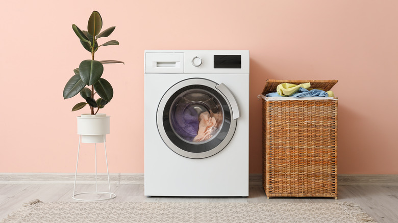 Is It Okay To Wash Clothing And Towels Together 