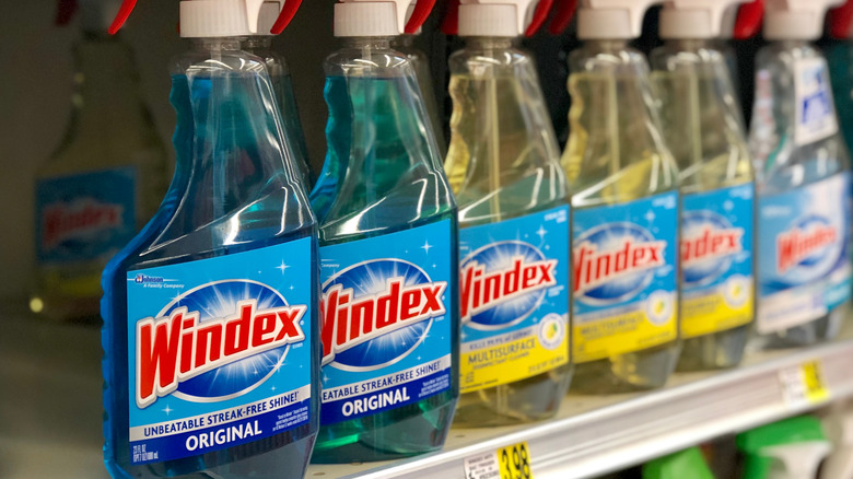 Windex spray bottles on store shelves