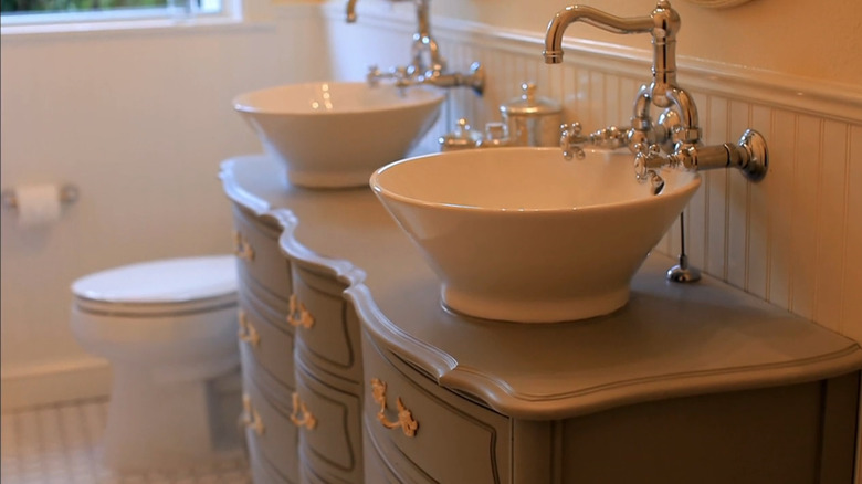 bathroom vanity dresser