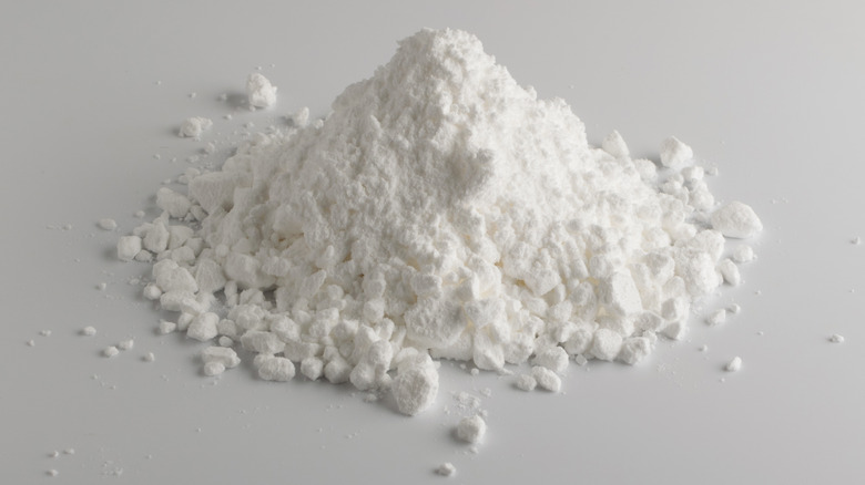 powdered mineral