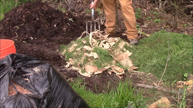 Wood Chips Make Terrible Compost? (Part 1 of 2) 