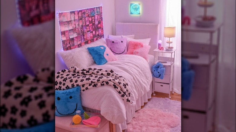 Pink decorated dorm room