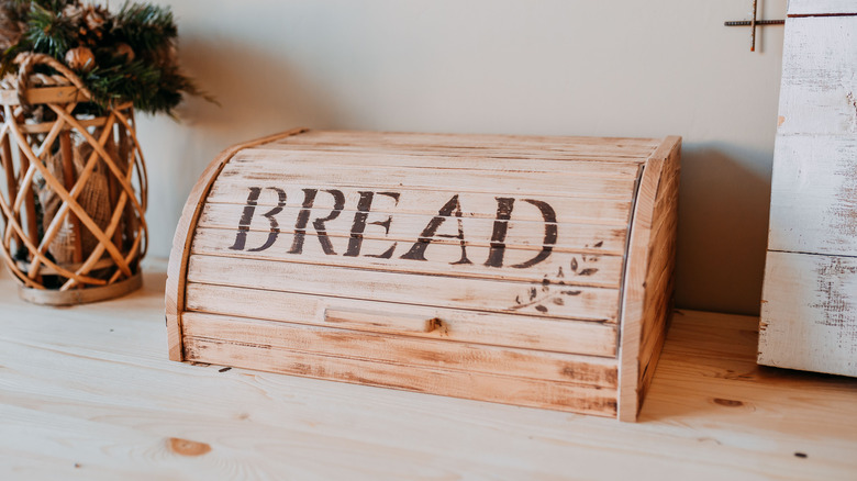 Breadbox on countertop