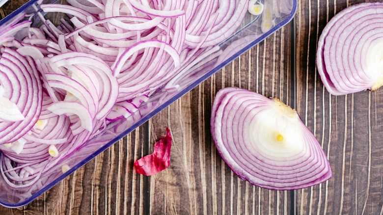 Sliced onions in box