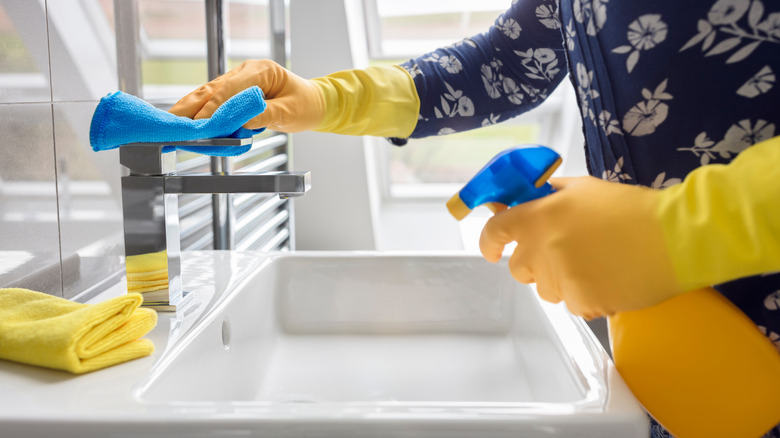 gentle cleaner on sink