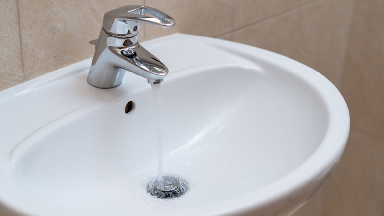 water running in sink