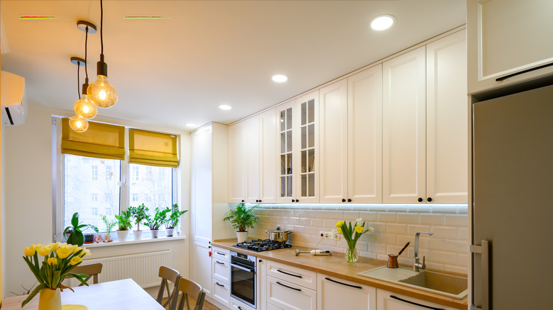 pendant lighting in kitchen