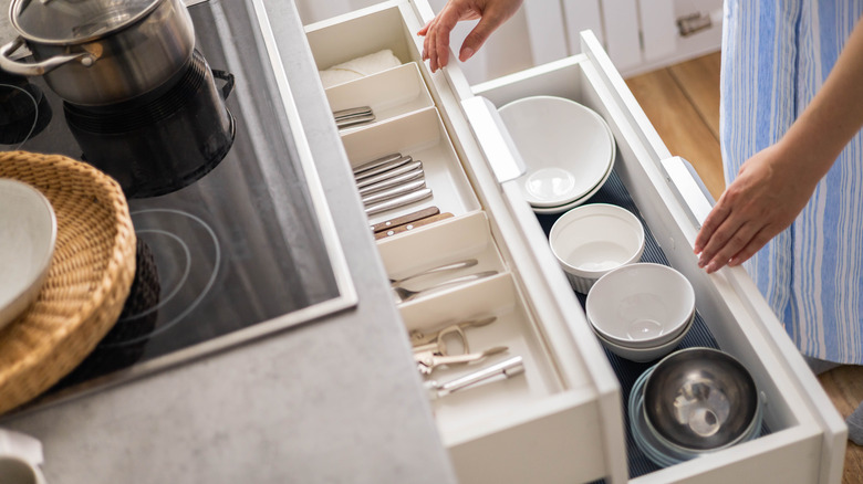 kitchen drawer with bowls