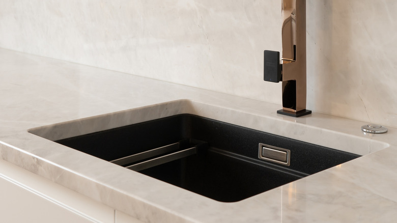 Undermount sink installed in a kitchen