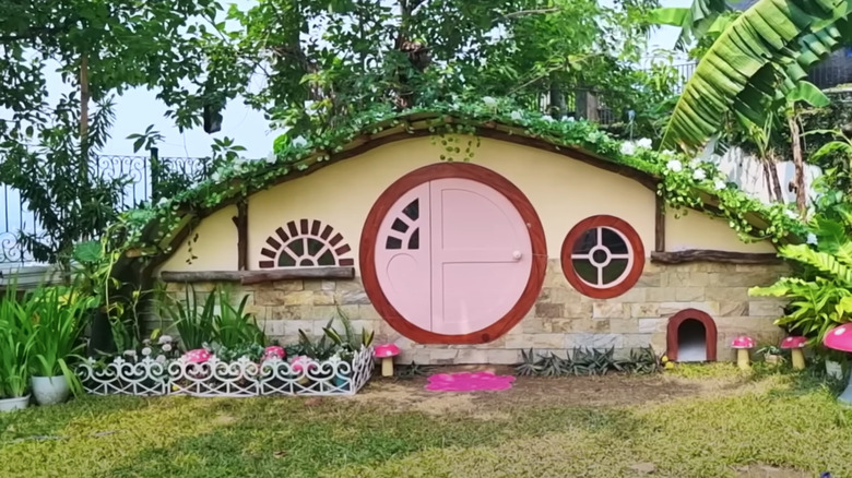 Arched fairytale style doghouse