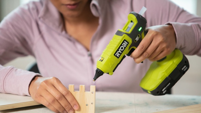 Ryobi Dual Temperature Glue Gun