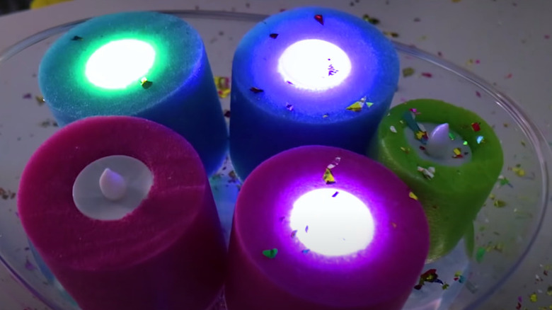 Illuminated pool noodle tealights