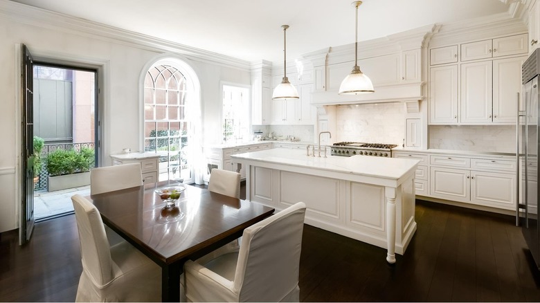 Gorgeous formal dining room