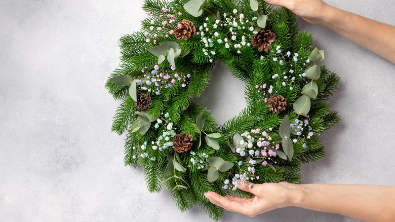 Holiday wreath