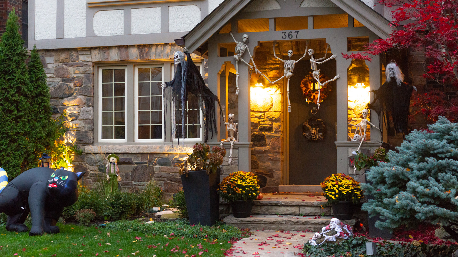 Martha Stewart Shares Her Favorite Halloween Decorations When You're On