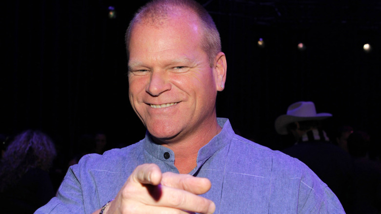 Mike Holmes pointing at camera