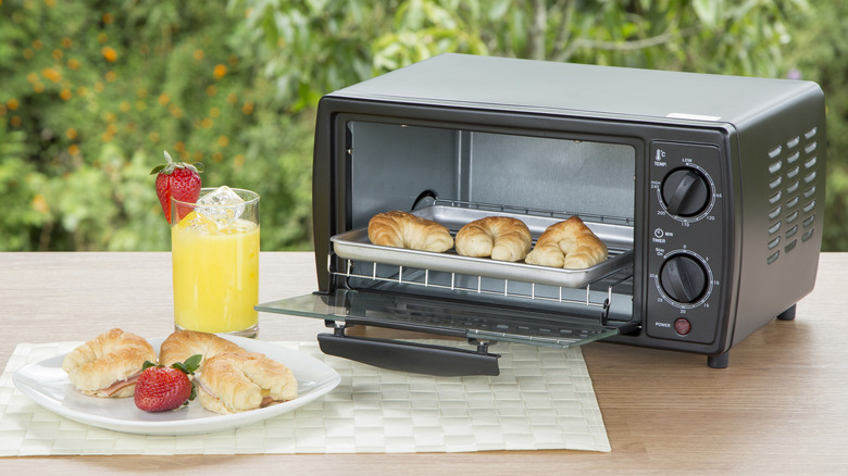 toaster oven cooking breakfast