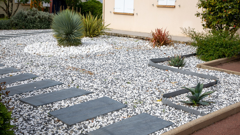 Glued-down gravel in a rock patio