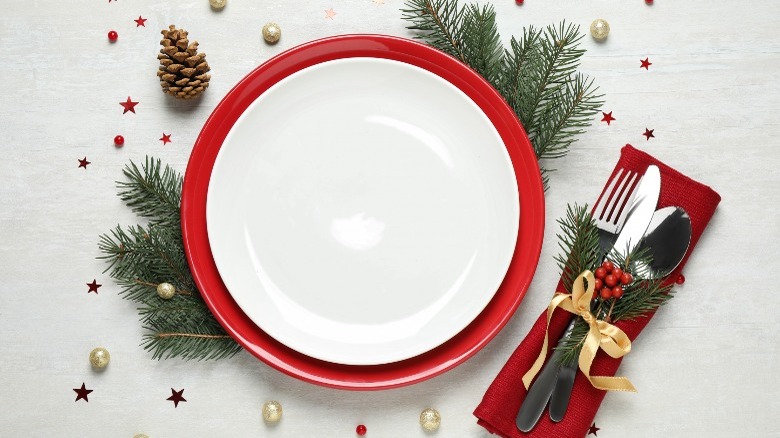 Holiday place setting red plate