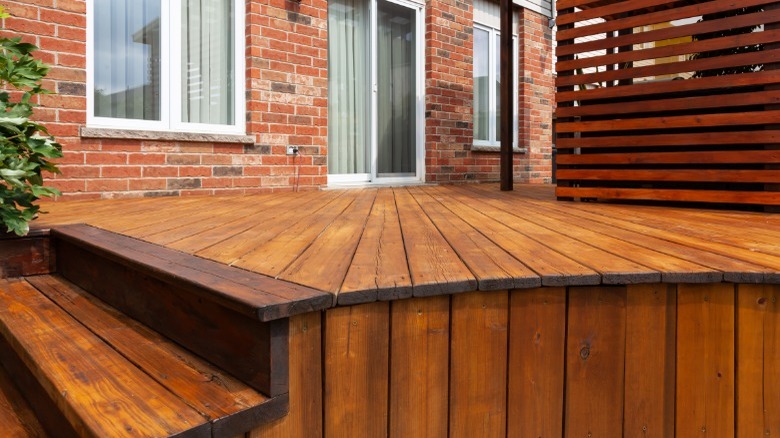 Beautiful hardwood outdoor deck