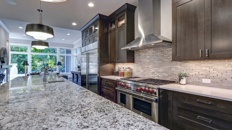 Kitchen with a six-burner stove