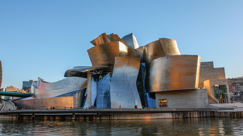  Guggenheim Bilbao museum on water