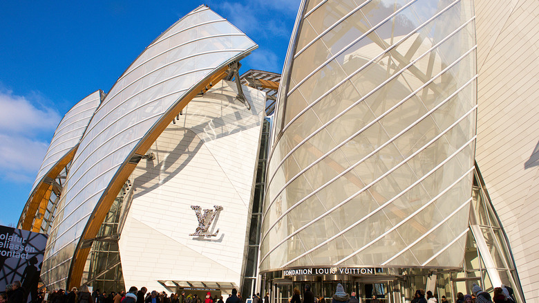 The Louis Vuitton Foundation  sign