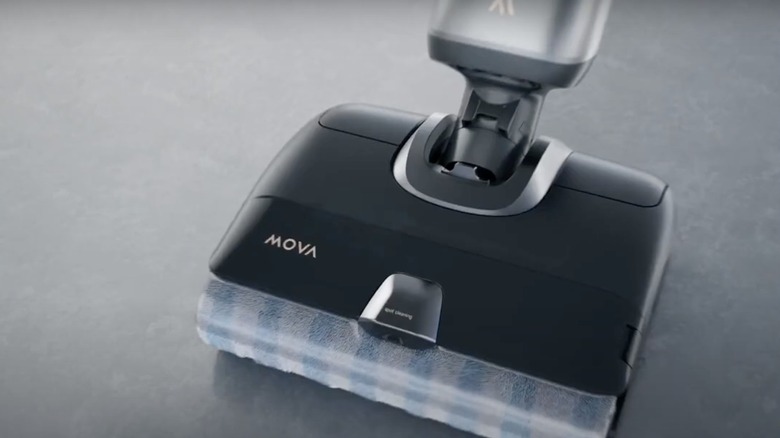 Black and silver MOVA X4 Pro vacuum