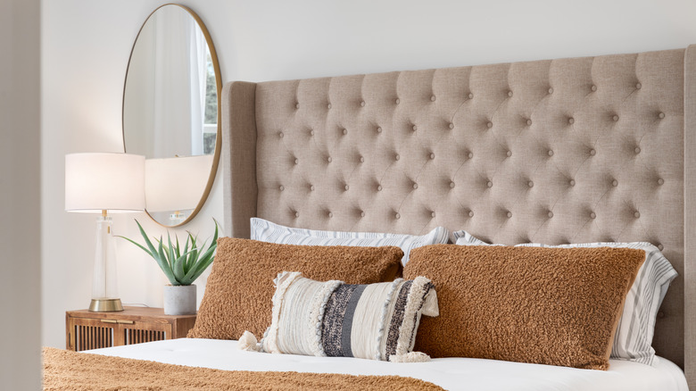 Closeup of a headboard and bed