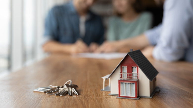 couple buying house