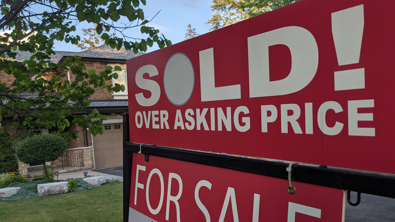 house for sale sign