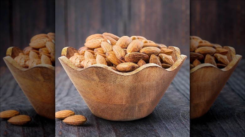 wooden bowl with ruffles